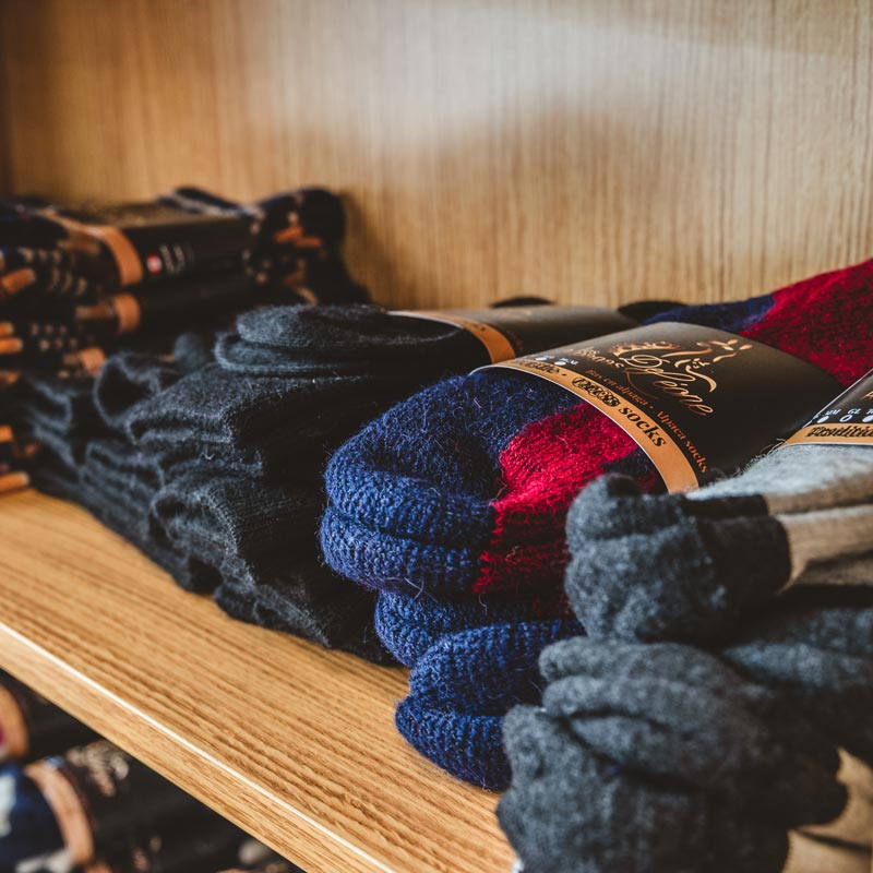 &Eacute;tag&egrave;re avec bas de laine